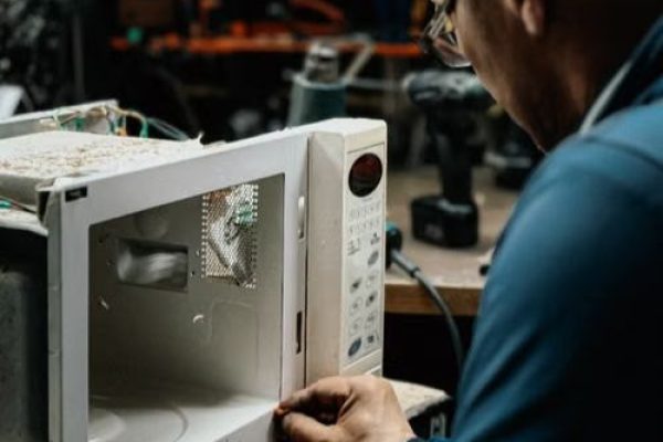 Best Microwave Repair Service in New Garia: What to Look For Before Booking